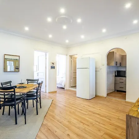 Flat With Bosphorus View And Terrace In Beyoglu Διαμέρισμα